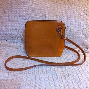 Vera Pello small leather crossbody purse